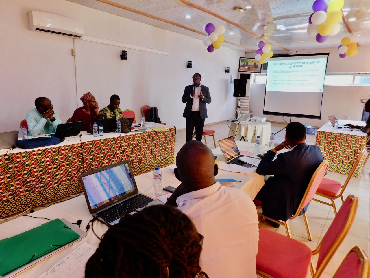 Présentation de la méthodologie par lun des consultants