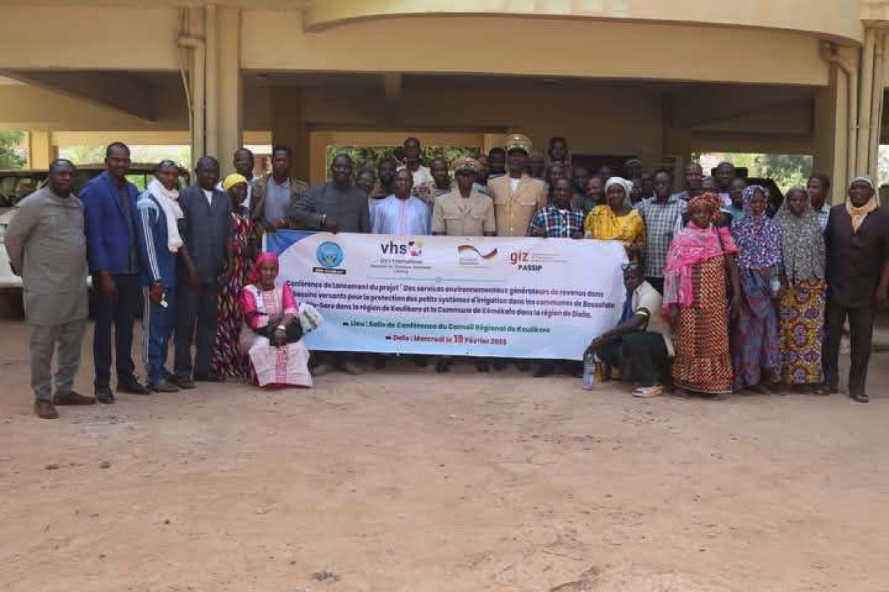 Photo de famille du lancement officiel du projet PASSIP