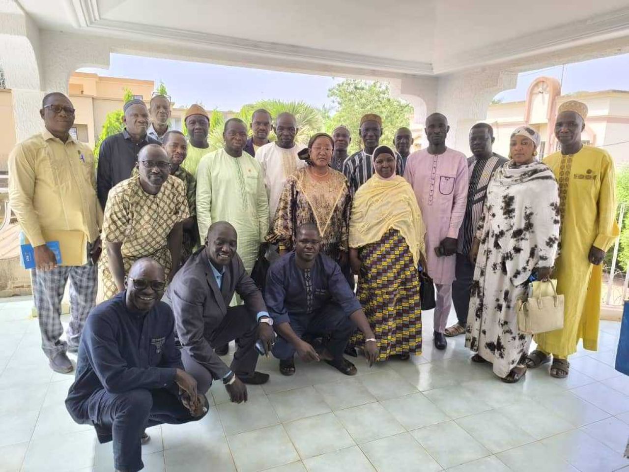 Photo de famille rencontre avec les autorités des nouvelles communes