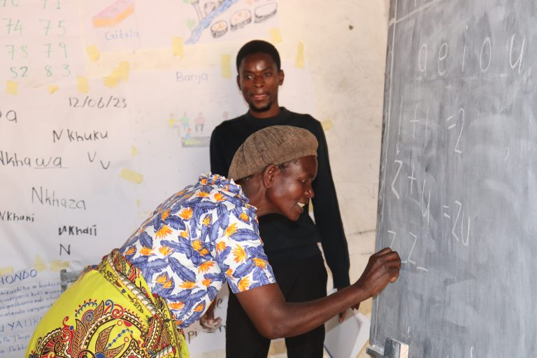 Adult class in progress in the district of Ntcheu Malawi These classes should civic education participants on their rights to vote and to assess political infomation